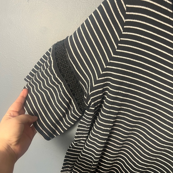 Ruby Rd Women’s Striped Tie-Front Top – Size M (New with Tags) - Picture 4 of 9